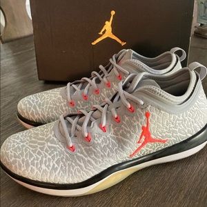 Air Jordan Low 1 trainers